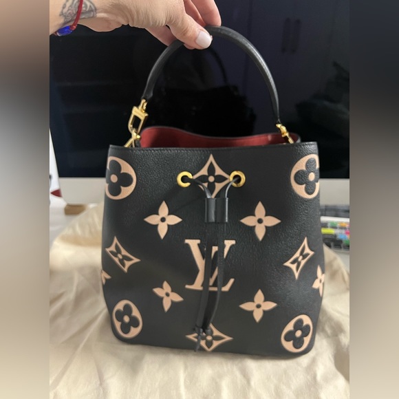 💥SOLD💥Louis Vuitton Neo Noe MM - Picture 1 of 5